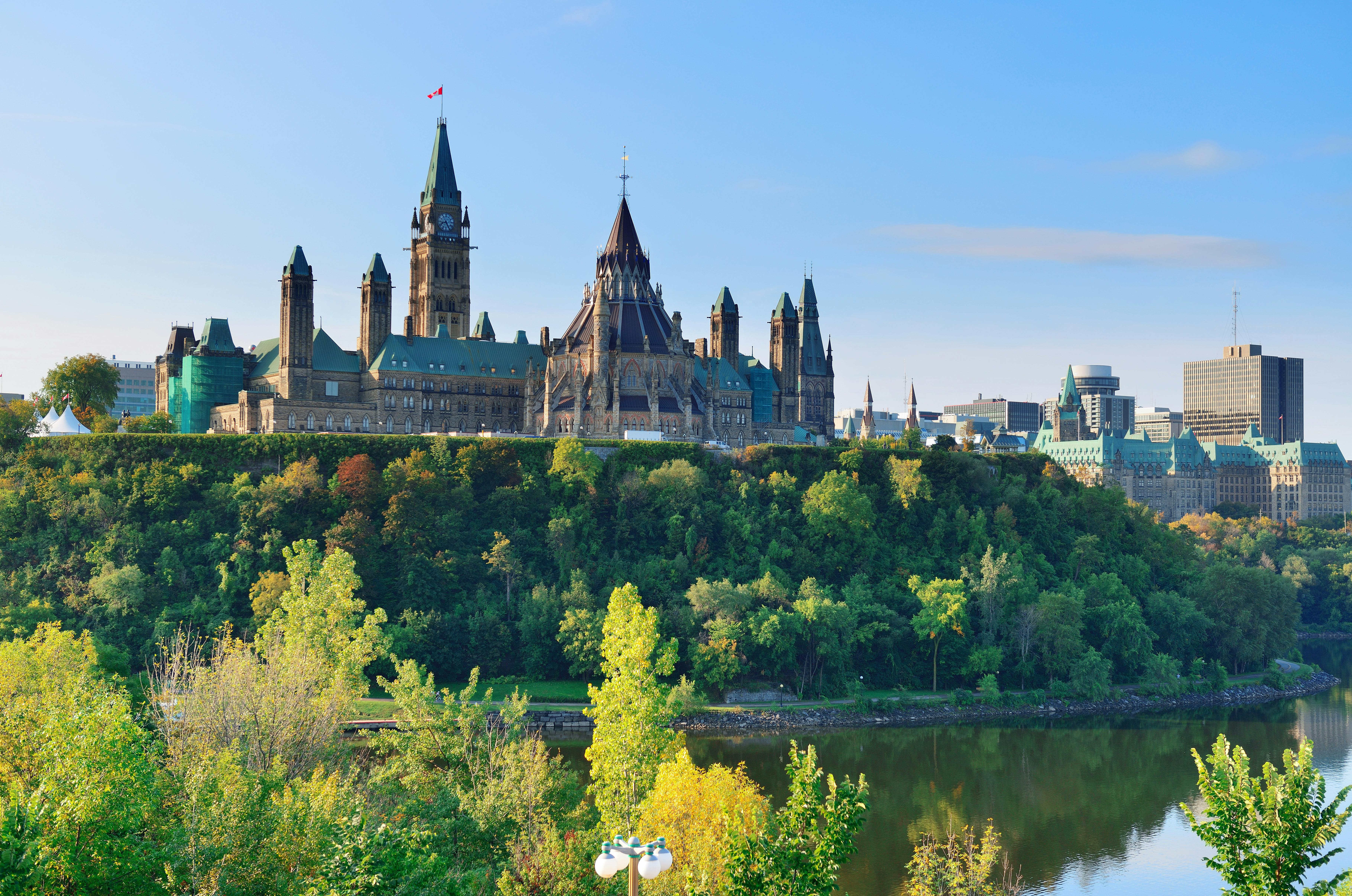 Парламентский. Оттава Эстетика. Parliament Hill School.