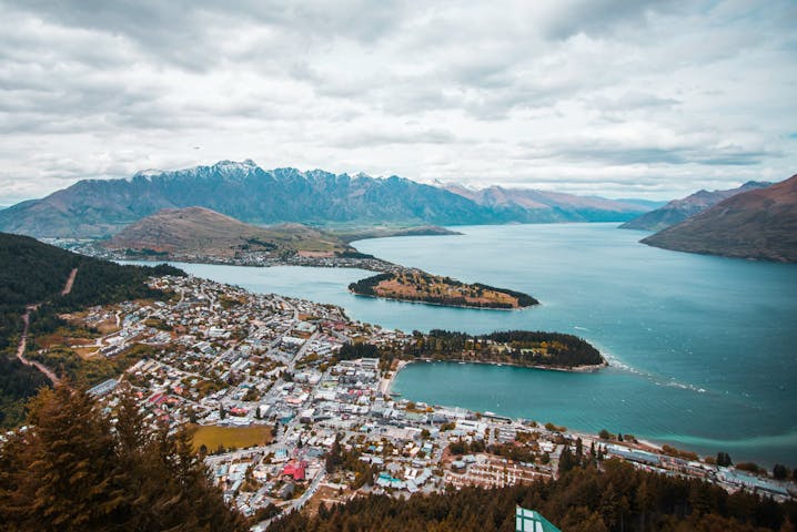 Buses to Queenstown